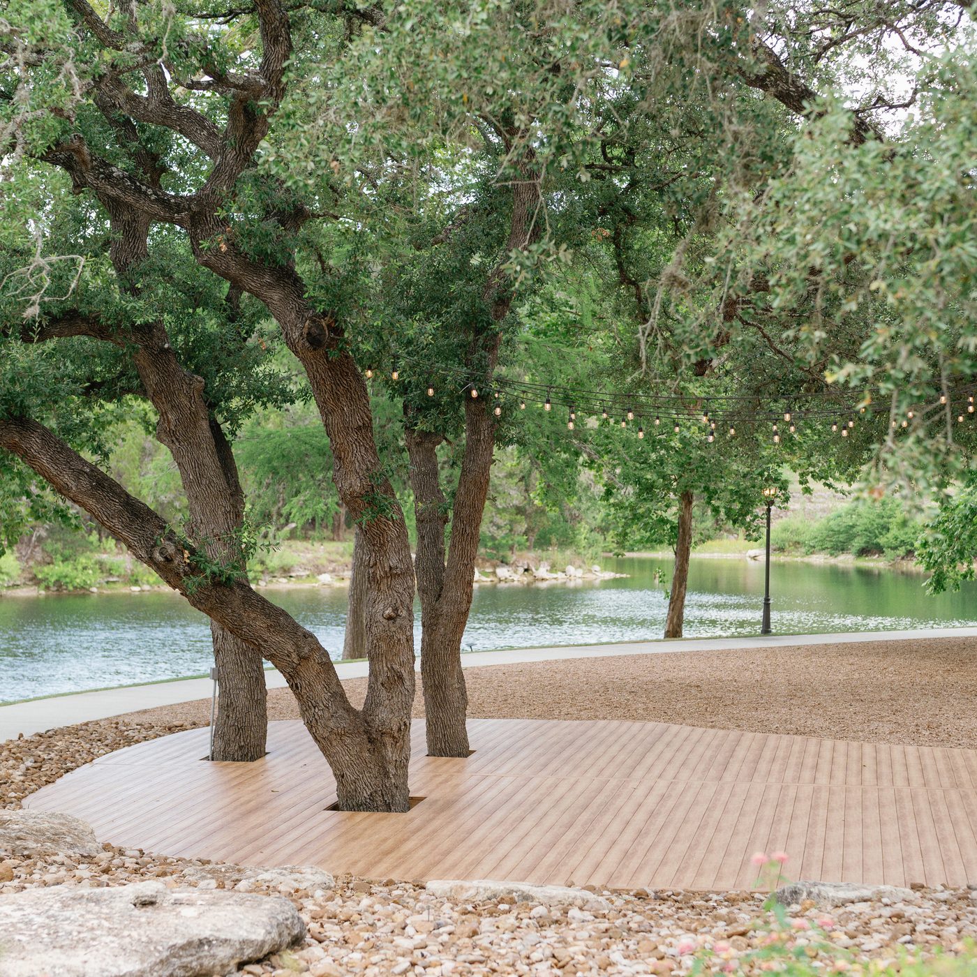 the-preserve-oak-tree-deck-lakeside